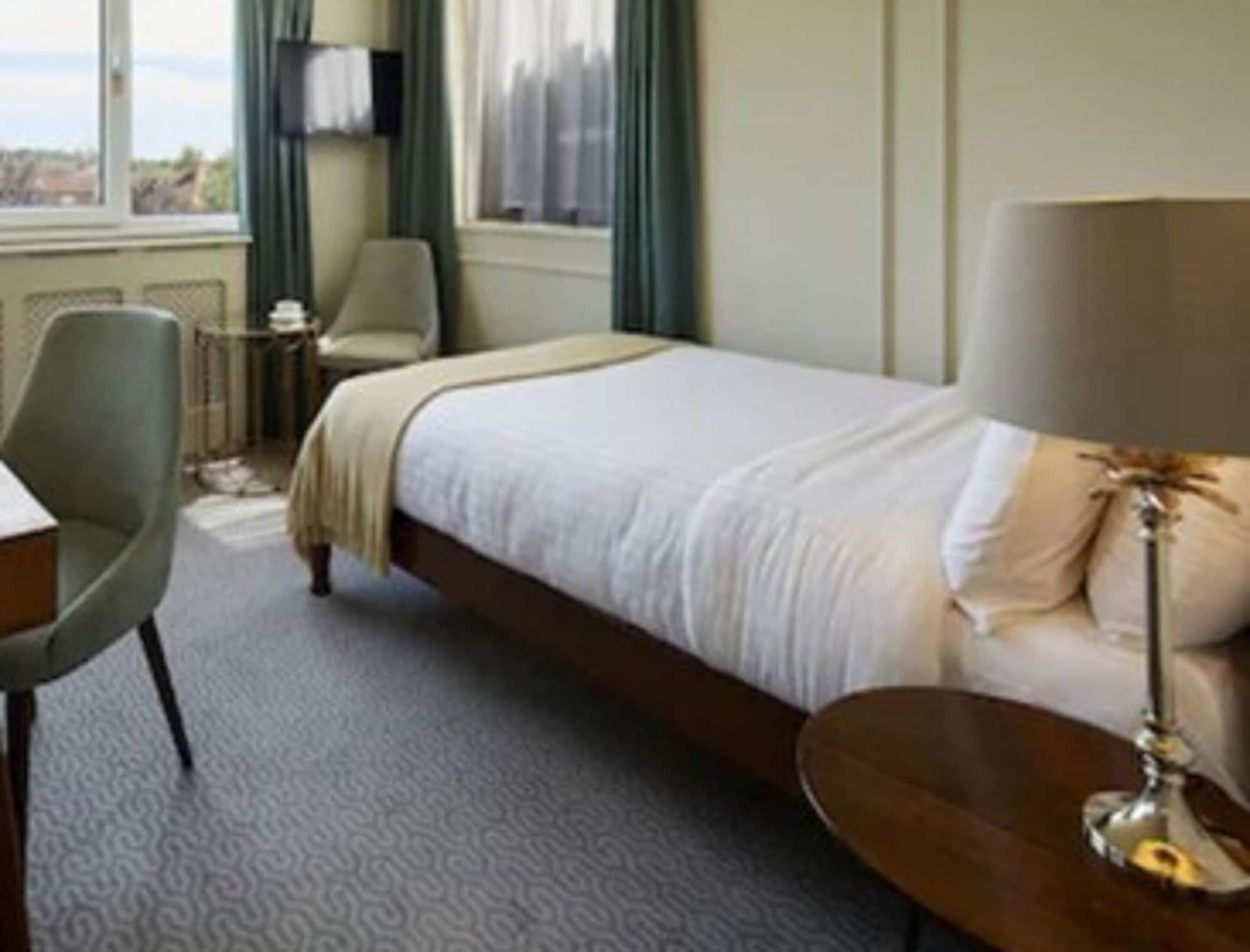 Hotel Cromwell 斯蒂夫尼奇 外观 照片